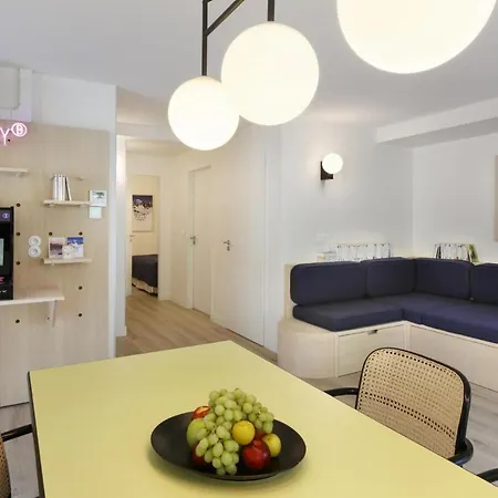 Bellamy شقة فندقية 4*